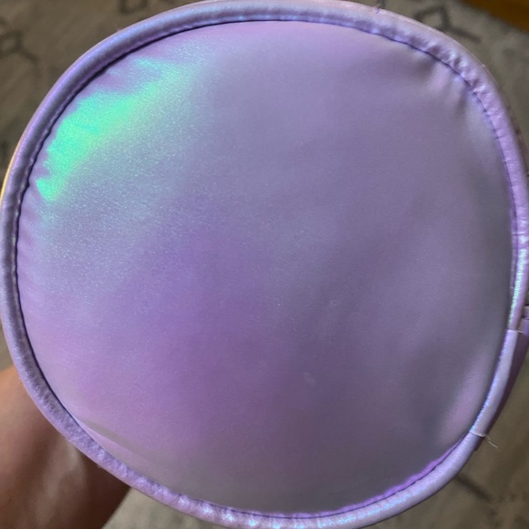 Real Techniques Iridescent Quilted Makeup Bag - Picture 2 of 6